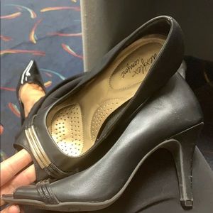 Women’s size 7 peep toe heels